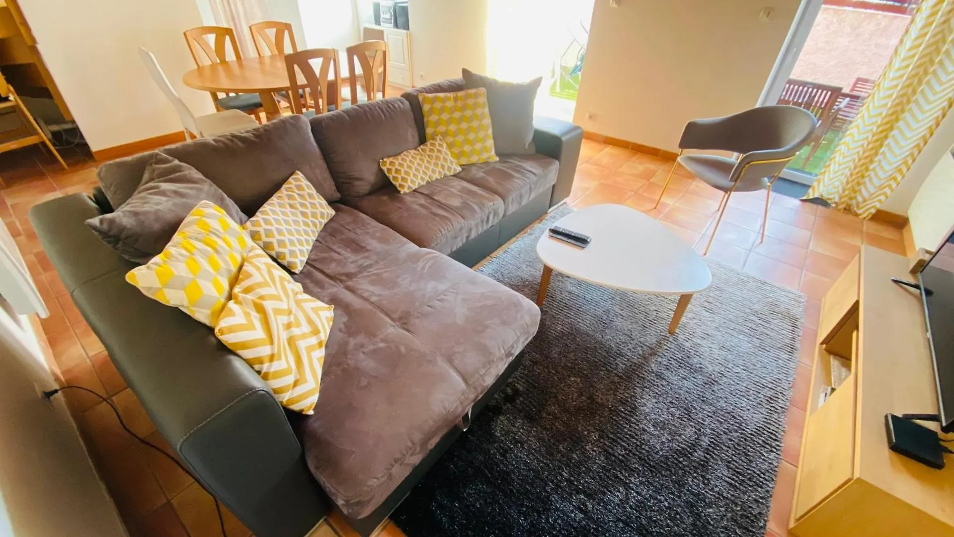 Pyrene Holidays - Residence La Fontaine - Triplex Spacieux A 10Mn A Pied Des Thermes Bagnères-de-Bigorre 0*,